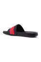 claques-de-piscine-rubber-flag