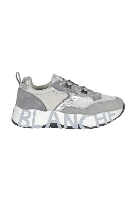 casual-sneakers-in-trendy-style