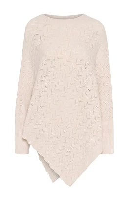 Stickad Poncho med O-ring Design