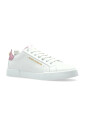 sports-shoes-with-application