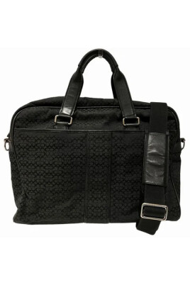 pre-owned-canvas-shoulder-bags