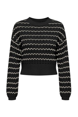 black-knitted-sweater-for-women