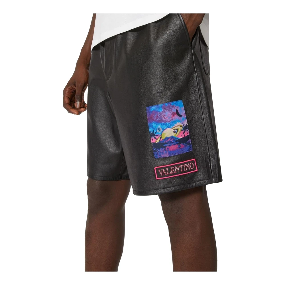 Valentino Leren shorts met patchdetails Black Heren