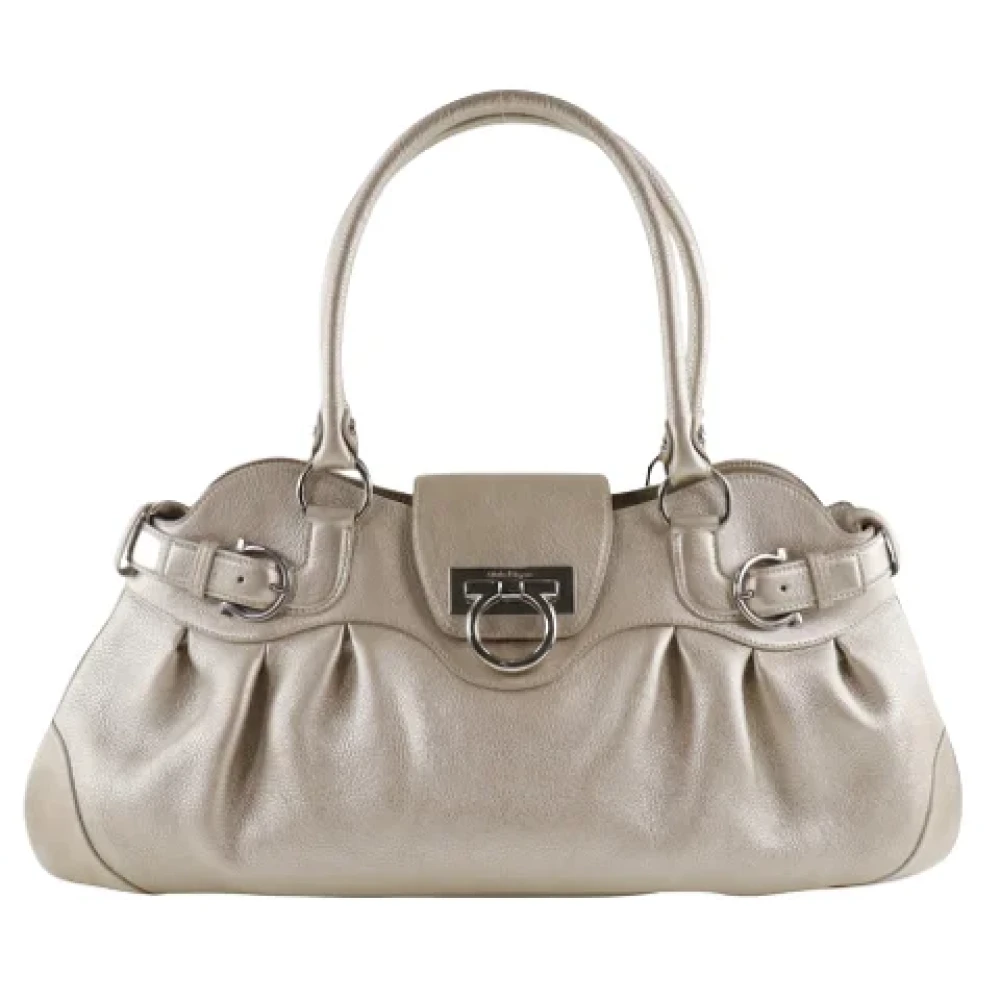 Salvatore Ferragamo Pre-owned Leather shoulder-bags Beige Dames