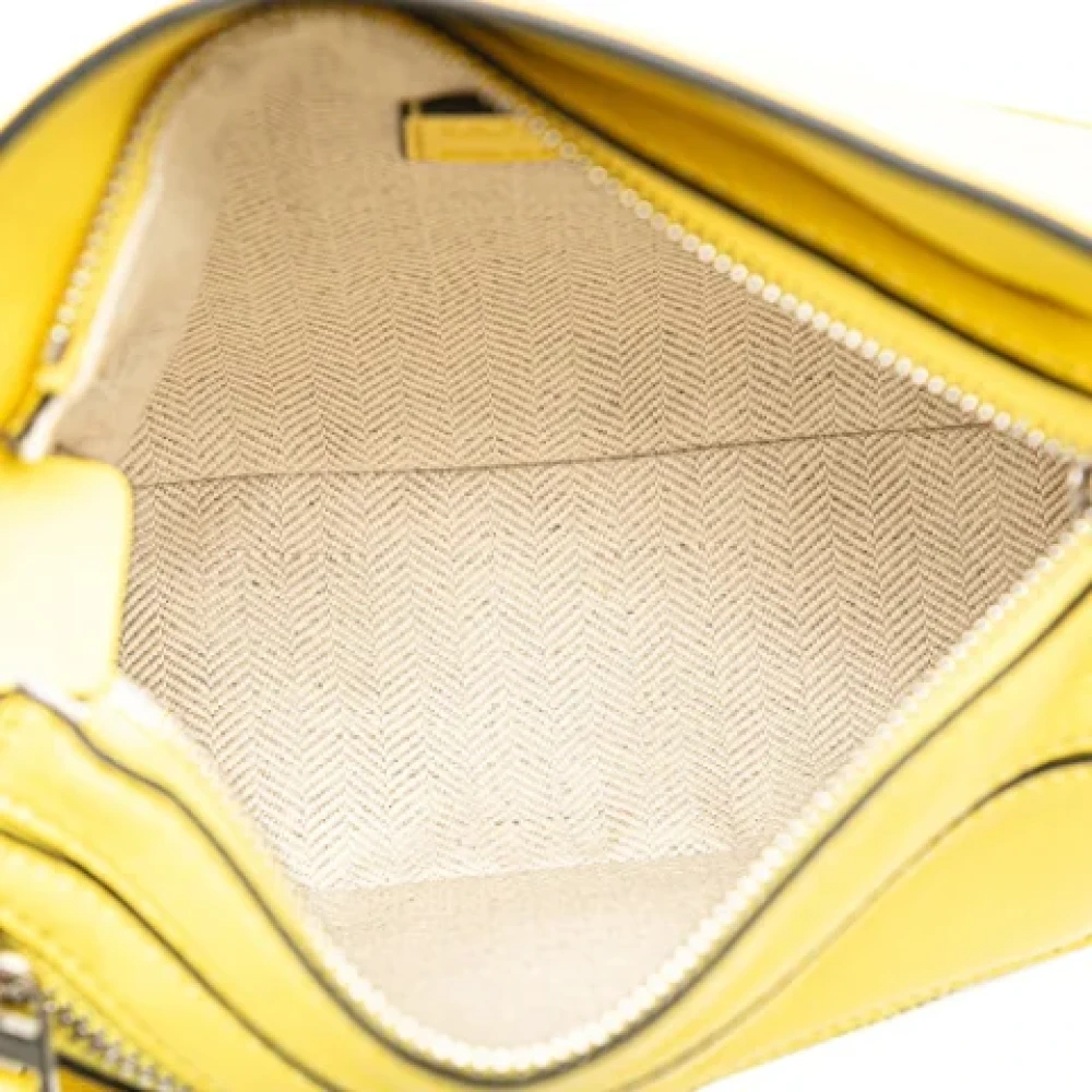 Loewe Pre-owned Leather shoulder-bags Yellow Dames