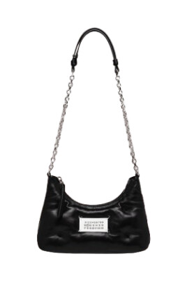 black-bag-for-stylish-outfits