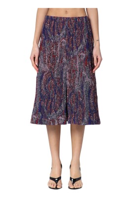 red-pleated-skirt-with-unique-blend