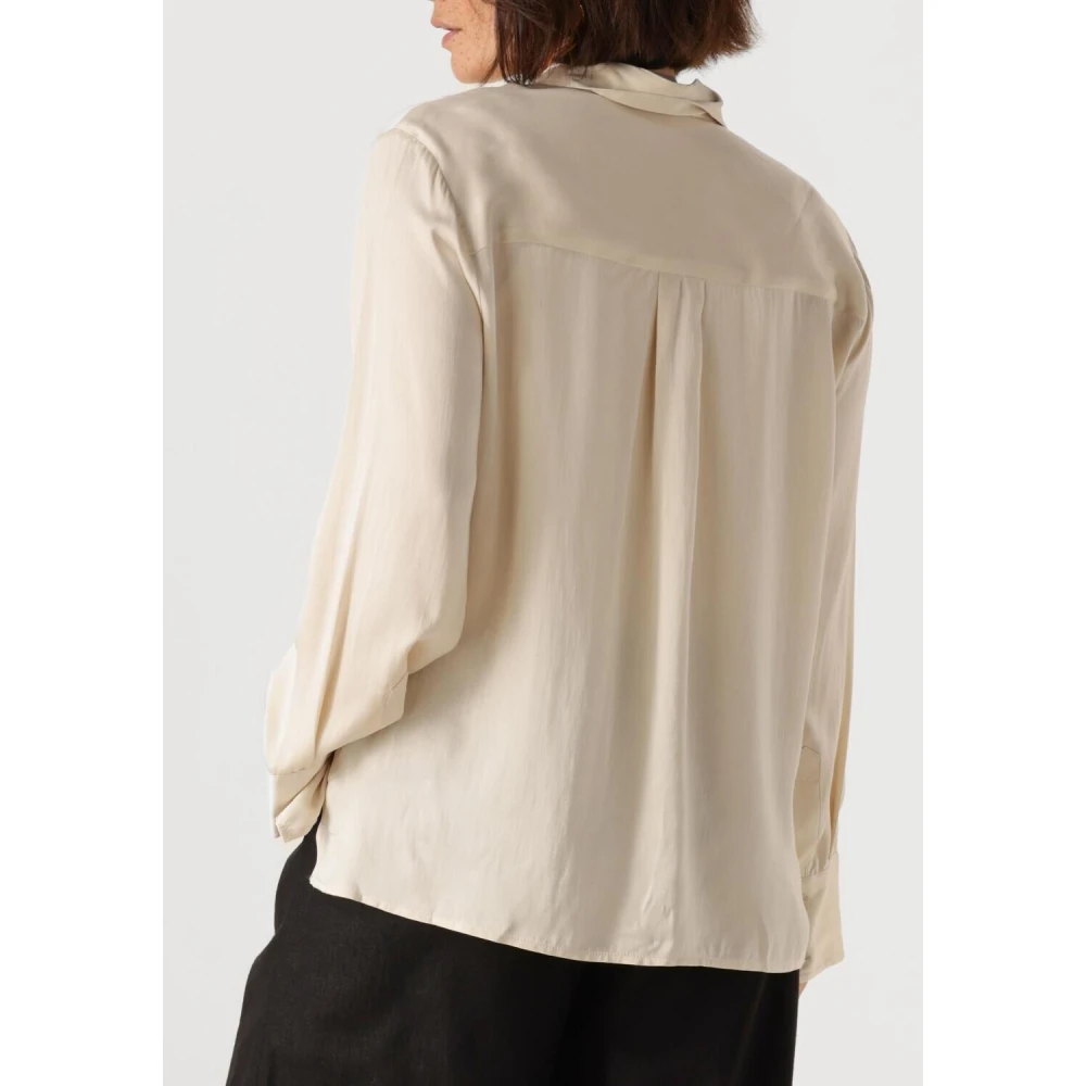 Gestuz Witte Zijden Shirt Veelzijdig en Elegant Beige Dames