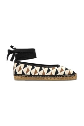 stylish-espadrilles-for-summer-days