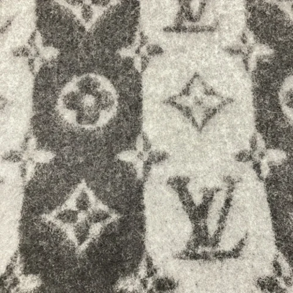 Louis Vuitton Vintage Pre-owned Cashmere scarves Gray Dames