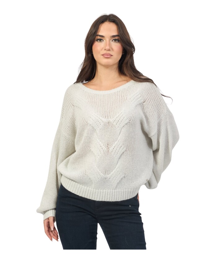 pull-blanc-avec-broderie-a-l-encolure-avant-et-arriere