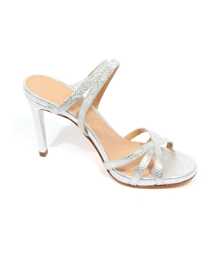 effet-craquele-sandale-en-cuir-argent