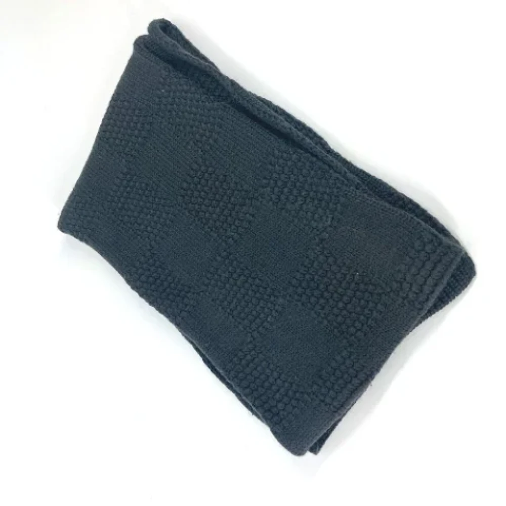 Louis Vuitton Vintage Pre-owned Wool scarves Gray Dames