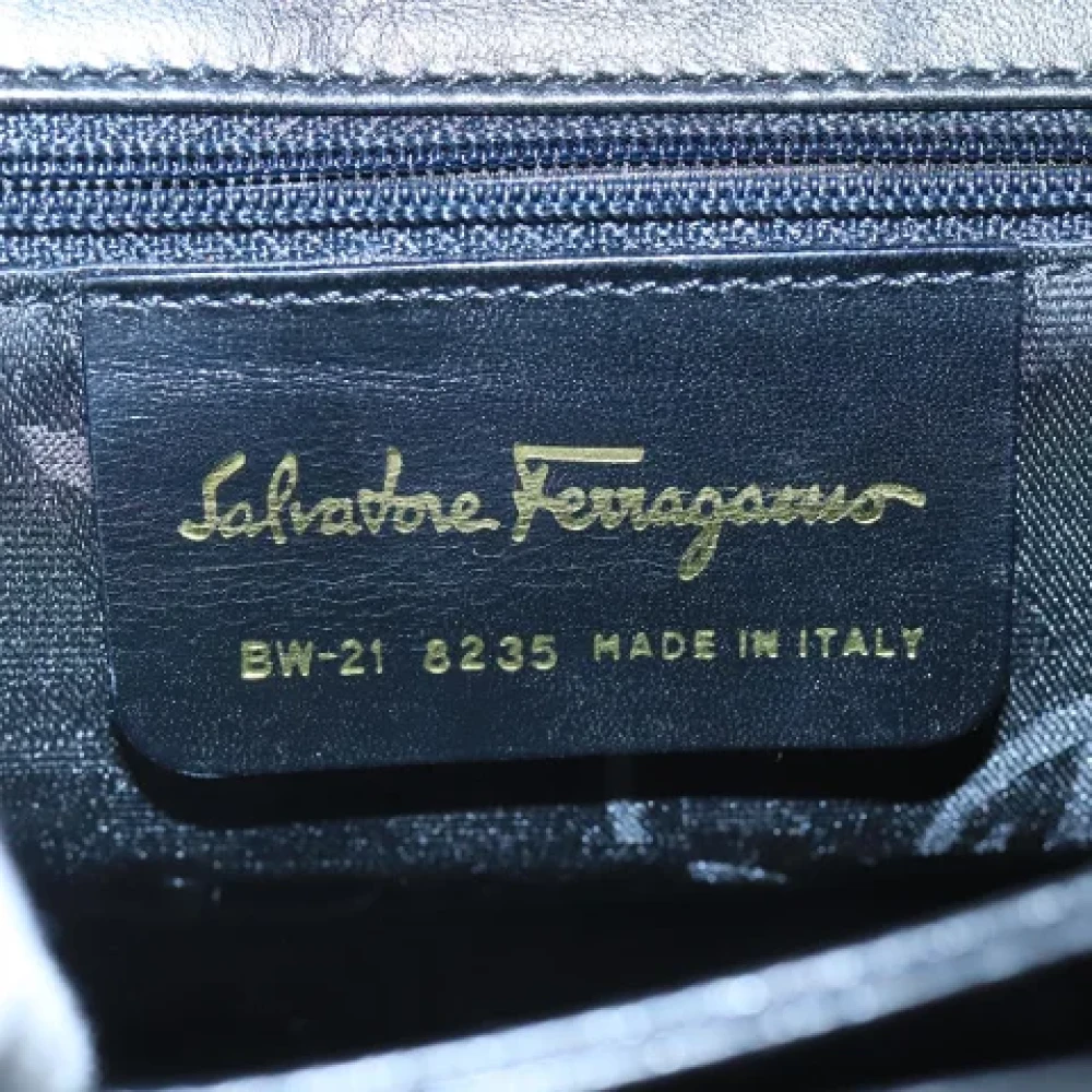 Salvatore Ferragamo Pre-owned Leather shoulder-bags Black Dames