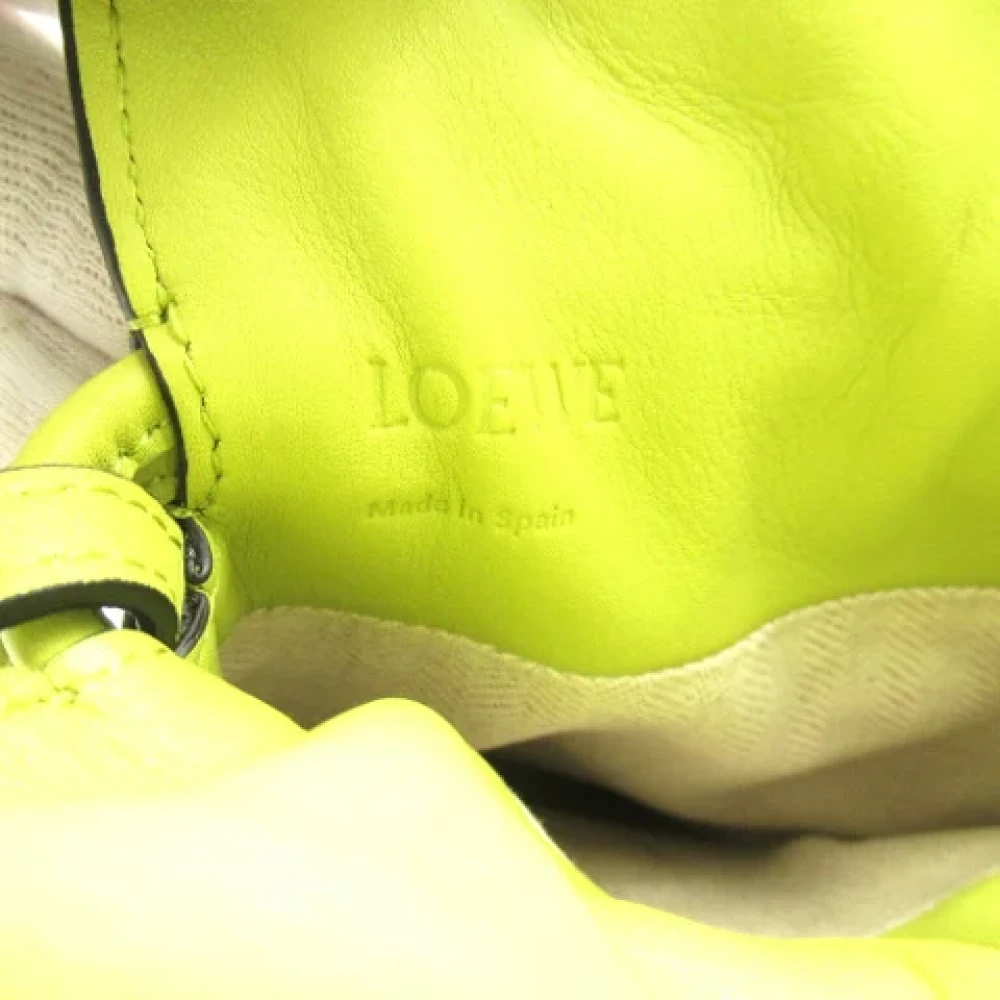 Loewe Pre-owned Leather shoulder-bags Green Dames