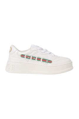 platform-sneaker-for-barn