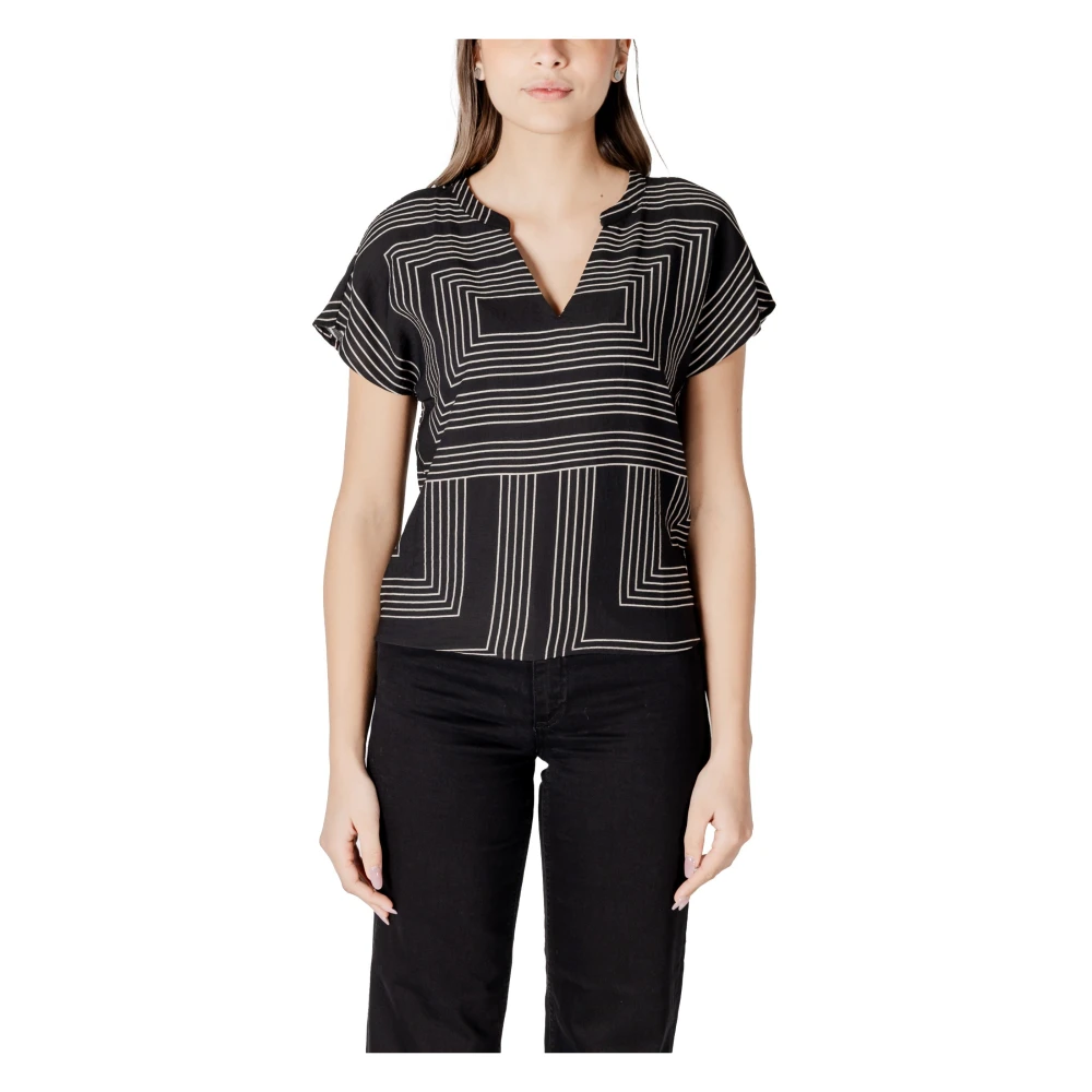 Jacqueline de Yong Moderne Geometrische V-Hals T-Shirt Black Dames