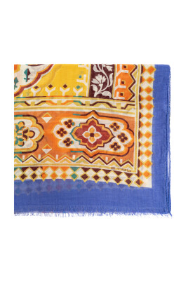 patterned-scarf