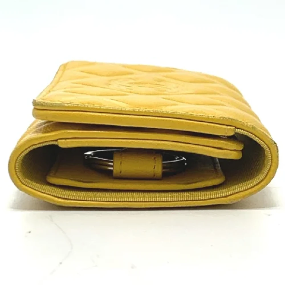 Chanel Vintage Pre-owned Leather key-holders Yellow Dames