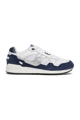 white-mesh-sneakers-retro-style