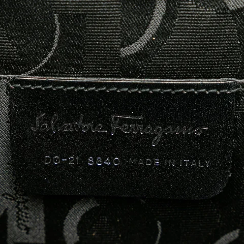 Salvatore Ferragamo Pre-owned Metal handbags Gray Dames