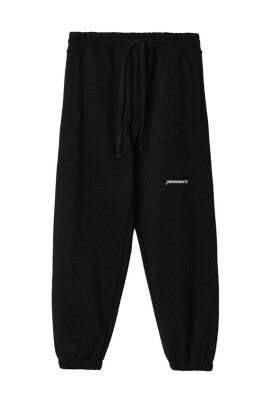 black-cotton-jeans-and-hooded-sweatshirt