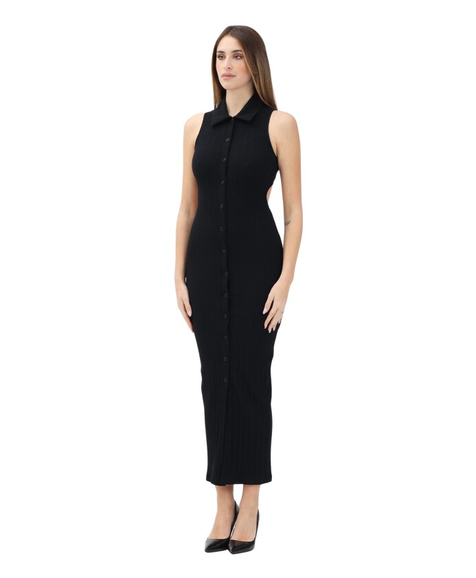 robe-longue-noire-avec-detail-decoupe