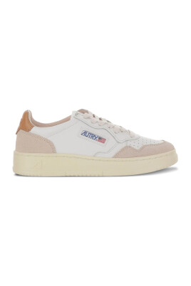 sneaker-blanc-perfore-lacets-semelle-en-caoutchouc