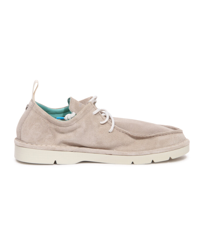 chaussures-en-daim-a-lacets