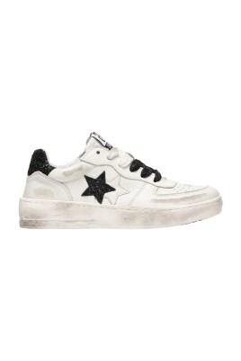 white-leather-padel-sneakers-with-black-details