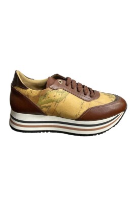 brown-low-top-sneakers