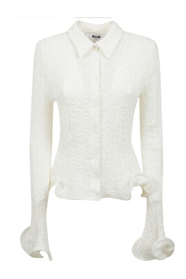 chemise-blanche-avec-logo-sur-col