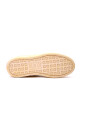 baskets-blanches-en-cuir-et-daim