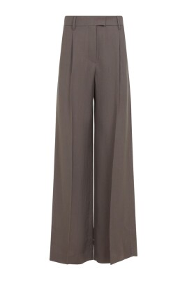 brown-trousers-with-white-details