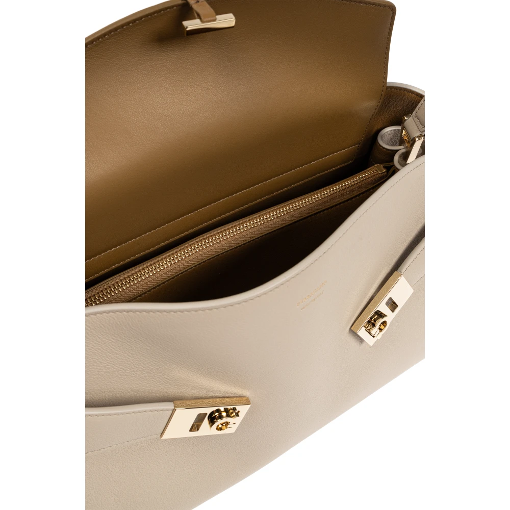 Salvatore Ferragamo Schoudertas Hug Beige Dames