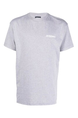 t-shirt-avec-logo-sur-le-devant