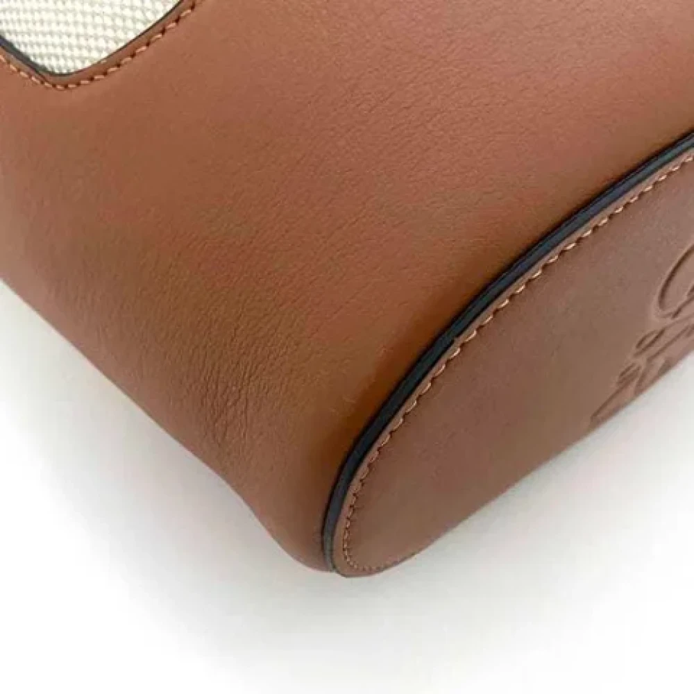 Loewe Pre-owned Leather shoulder-bags Beige Dames