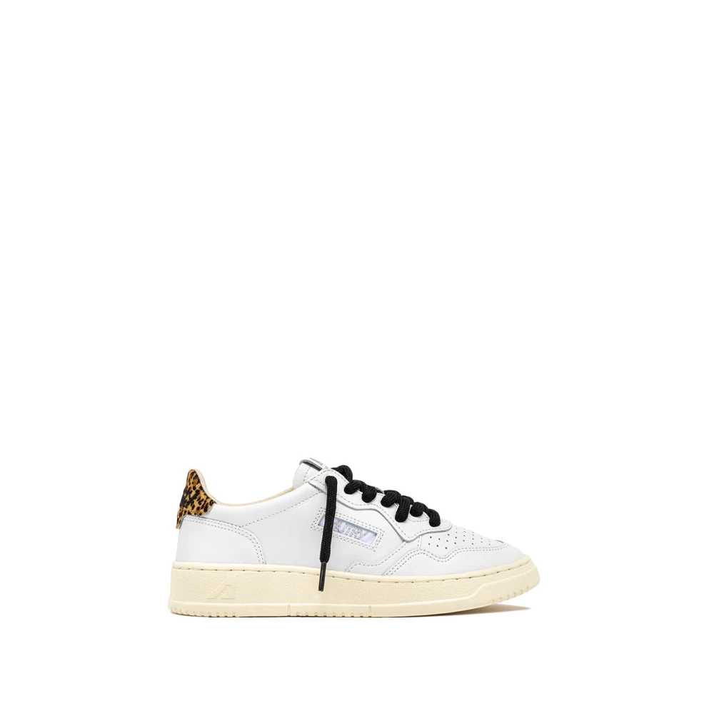Autry White Sneakers, Female, 7 Uk, Aulw Oc01 Sneaker