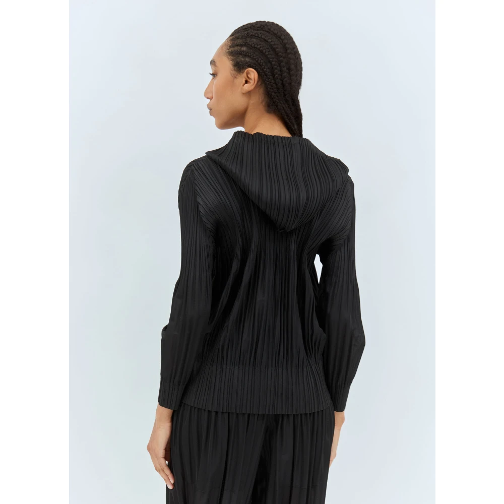Issey Miyake Geplooide Fluffy Hoodie Black Dames