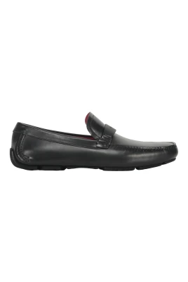 Klassiska läderloafers med logodetalj