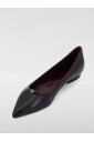 ballerines-en-cuir-noir-design-elegant
