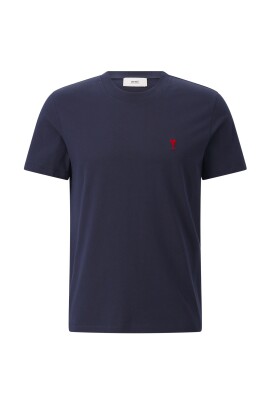 t-shirt-minimaliste-avec-logo
