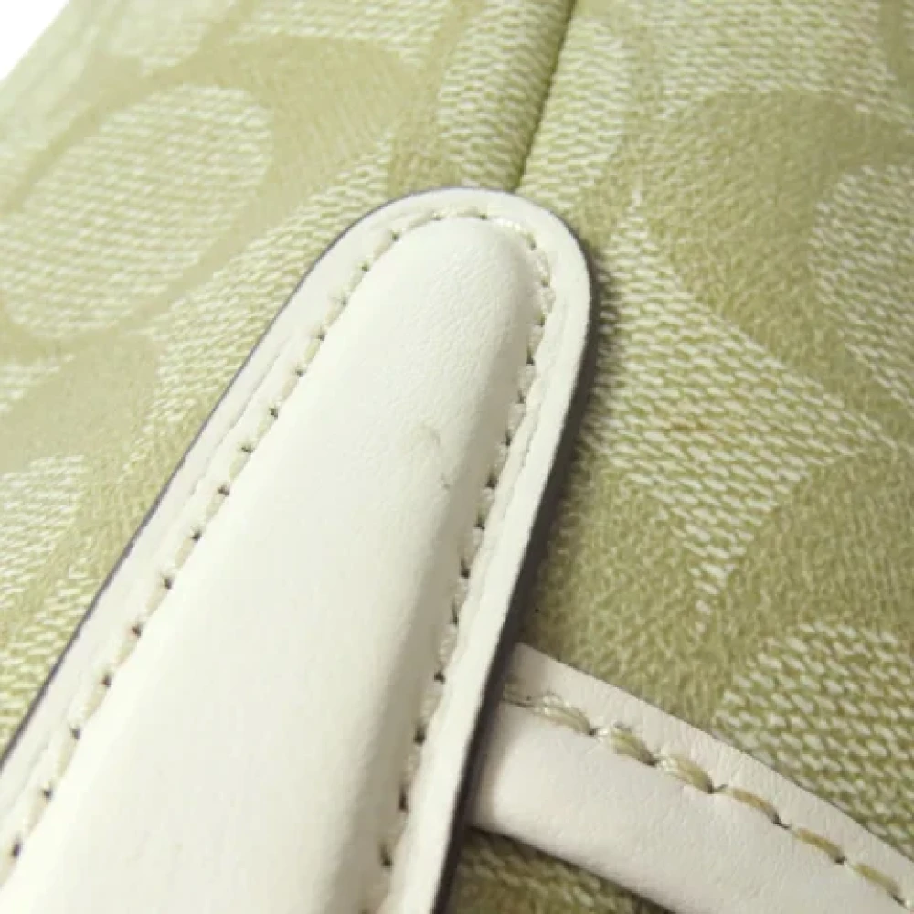 Coach Pre-owned Plastic shoulder-bags Beige Dames