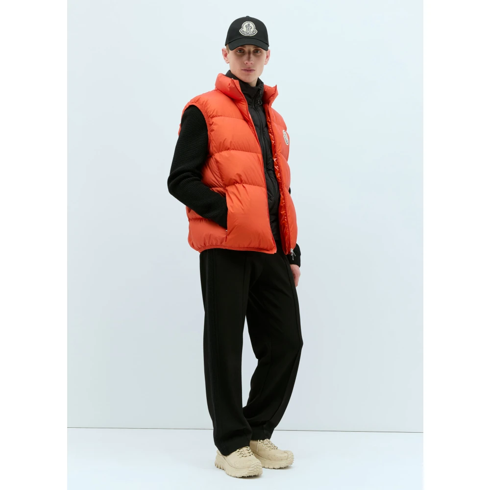 Moncler Gewatteerd Down Gilet met Logo Patch Orange Heren