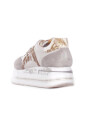 sneakers-beige-en-daim-logo
