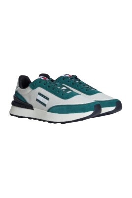 casual-sneakers-for-men-and-women