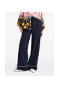 pantalon-bleu-avec-details-blancs