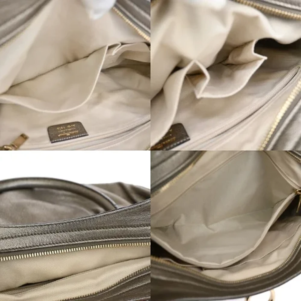 Salvatore Ferragamo Pre-owned Leather handbags Gray Dames