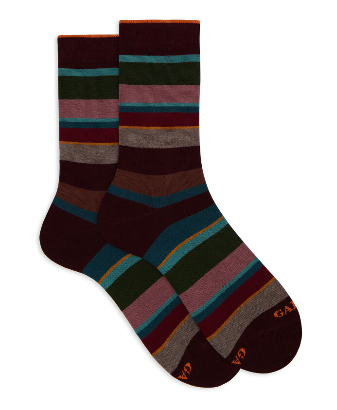 chaussettes-courtes-en-coton-bordeaux-a-rayures-multicolores-pour-femmes