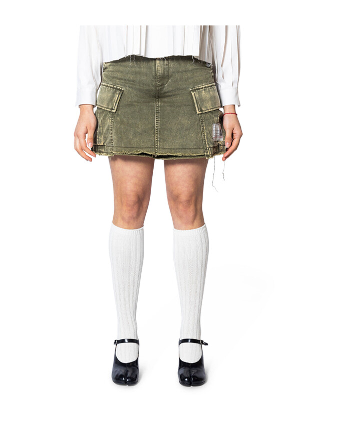 black-mini-shorts-with-unique-cut